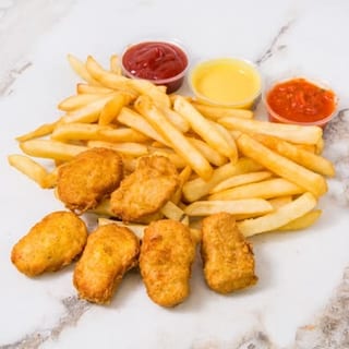 6 Pieces Chicken Nuggets with French Fries
