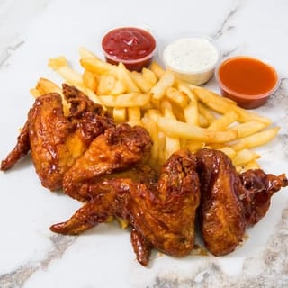 4 Pieces Of BBQ Chicken Wings with Fries